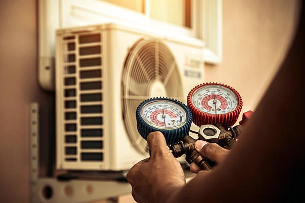 Professional Hvac technician working in Mount Sinai, NY